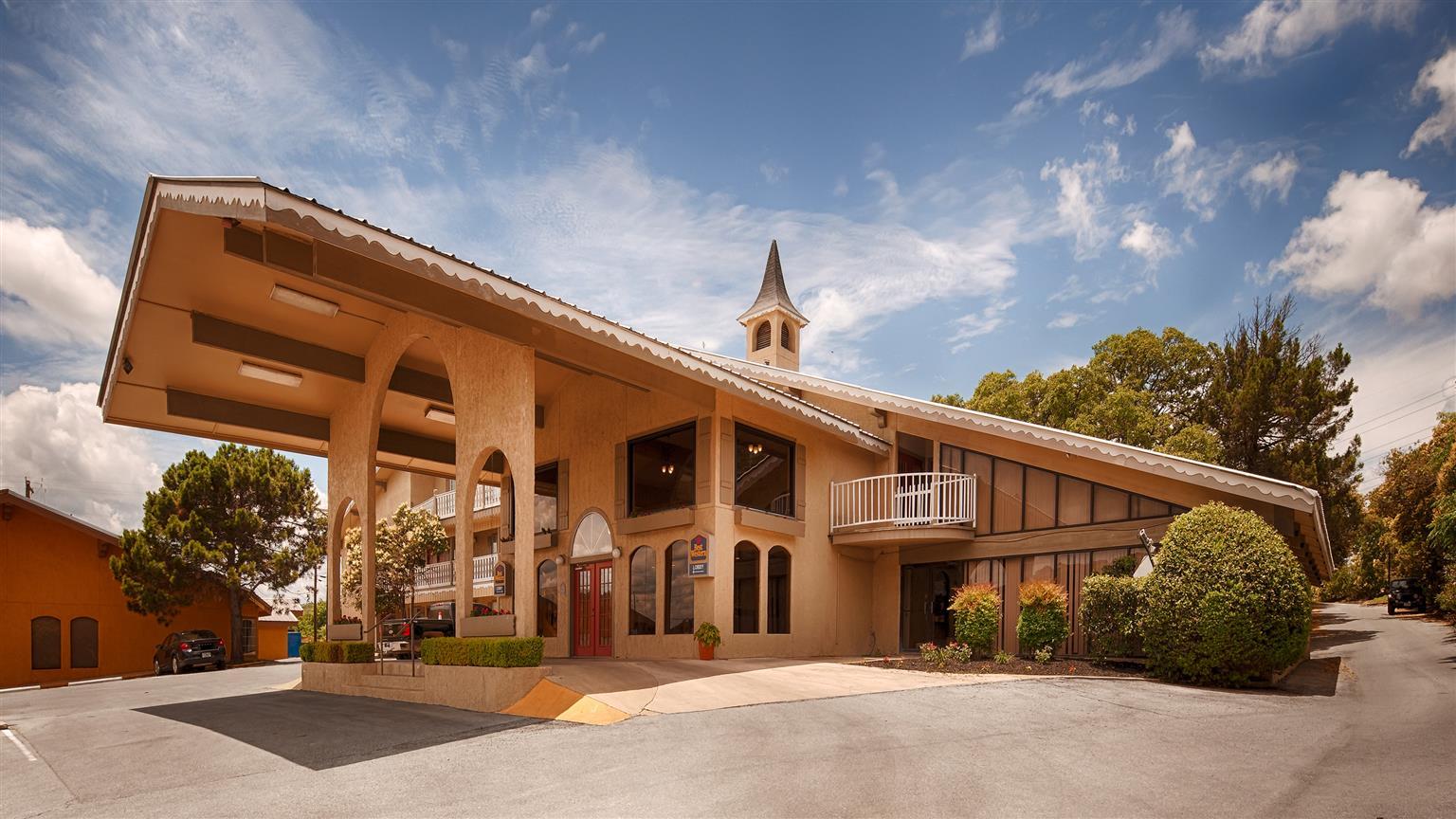 קרוויל Best Western Sunday House Inn מראה חיצוני תמונה